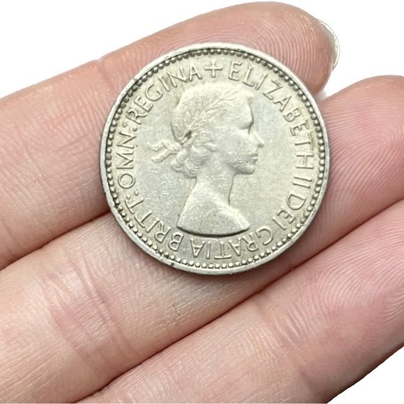 🎈$5 add on - 1953 ONE SHILLING - Elizabeth II - Picture 2 of 6